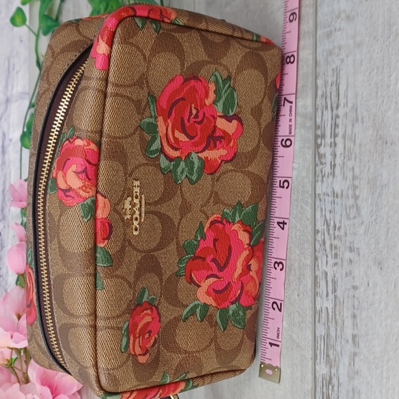 Coach Cosmetic bag/ Wristlet - Picture 4 of 10